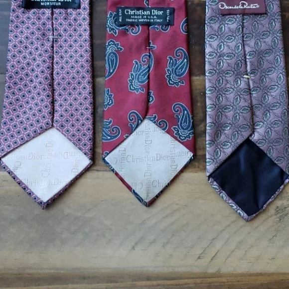 *BUNDLE* THREE DESIGNER TIES - Picture 3 of 7
